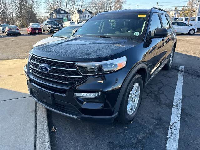 Certified 2021 Ford Explorer XLT w/ Equipment Group 202A image 3
