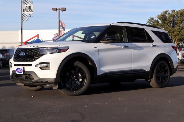 Certified 2023 Ford Explorer ST-Line w/ Class IV Trailer Tow Package image 17