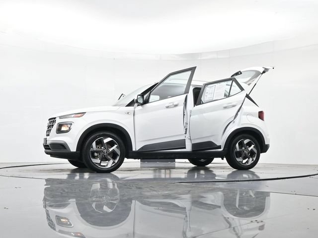 Used 2024 Hyundai Venue SEL FWD image 53