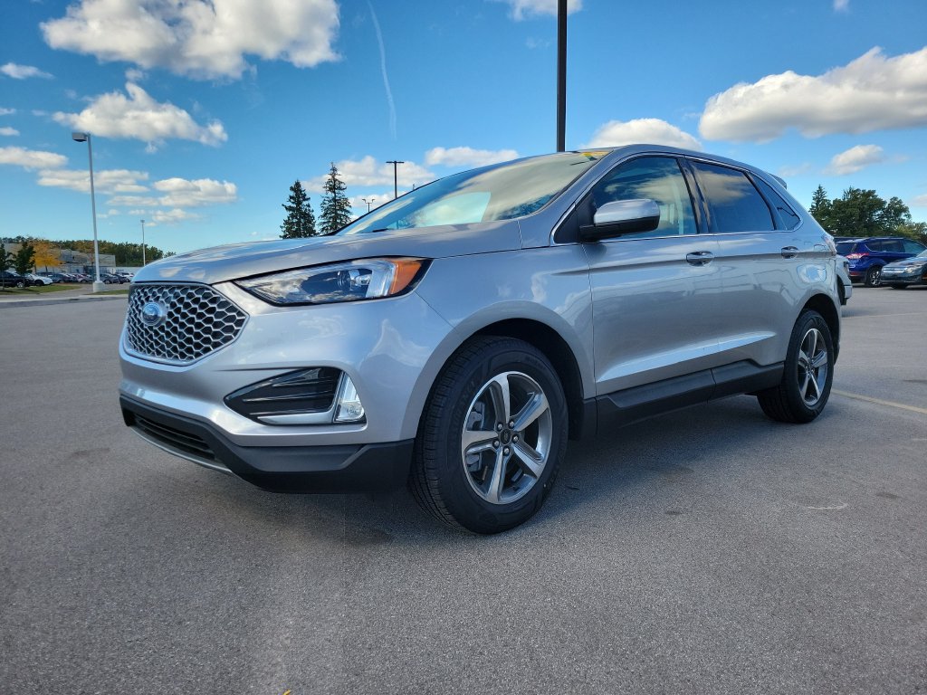 Certified 2024 Ford Edge SEL w/ Convenience Package AWD/4WD image 2
