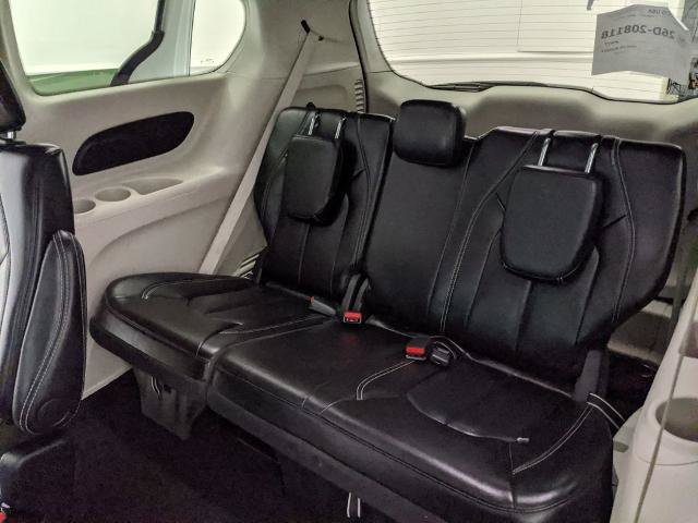 Used 2024 Chrysler Pacifica Touring-L FWD image 18