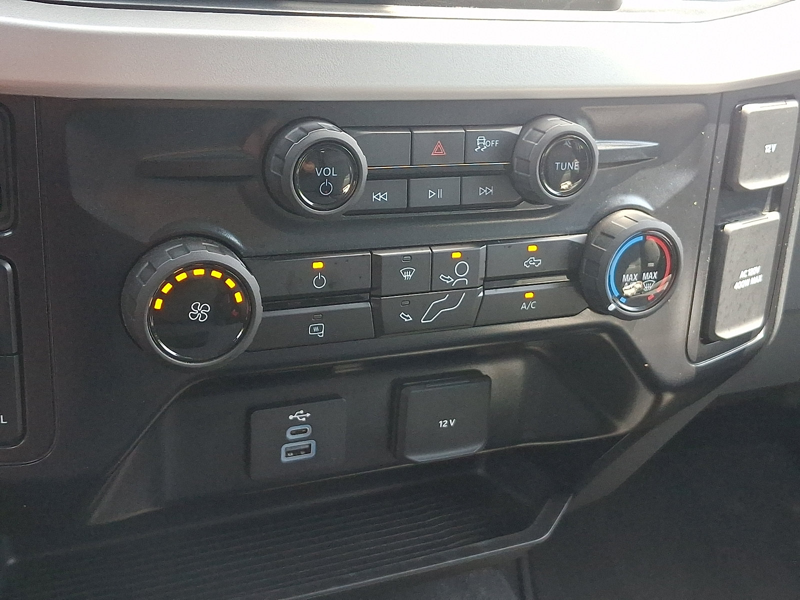 Certified 2025 Ford F250 XLT AWD/4WD image 16