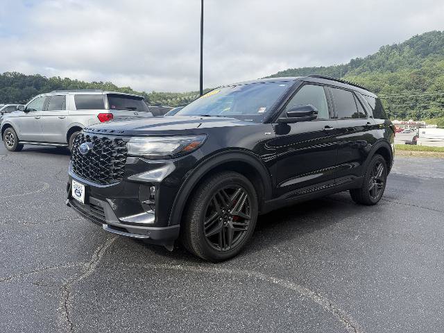 Certified 2025 Ford Explorer ST-Line w/ ST-Line Street Pack AWD/4WD image 17