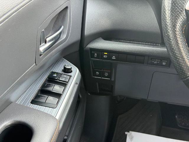 Used 2022 Toyota Sienna XLE Woodland Edition AWD/4WD image 19