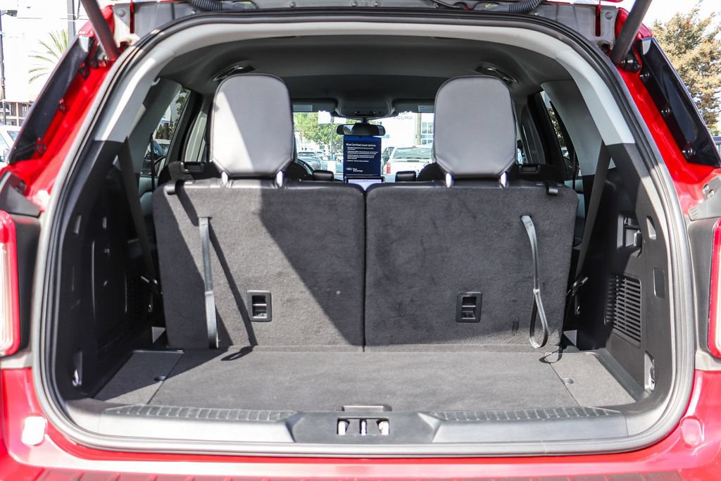 Certified 2023 Ford Explorer XLT w/ Equipment Group 202A RWD image 33