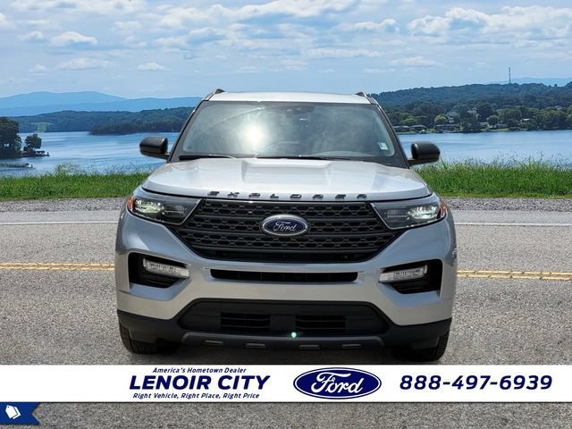 Certified 2023 Ford Explorer XLT w/ Equipment Group 202A AWD/4WD image 8