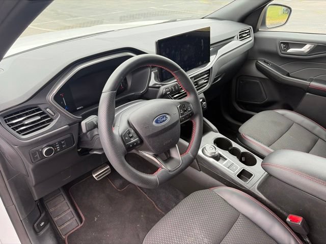 Certified 2023 Ford Escape ST-Line w/ Tech Pack #1 AWD/4WD image 10