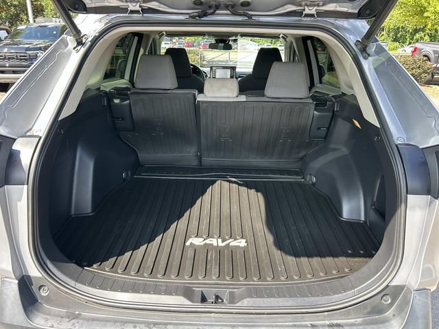 Used 2020 Toyota RAV4 XLE w/ Convenience Package FWD image 22