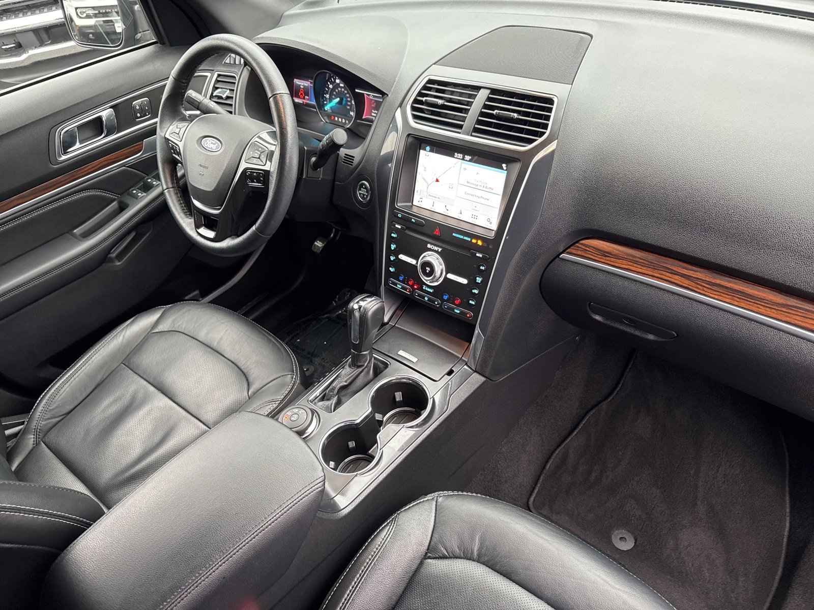 Certified 2019 Ford Explorer Limited w/ Ford Safe & Smart Package image 38