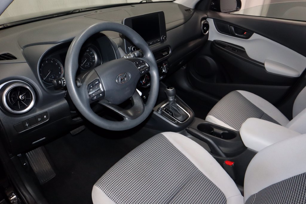 Used 2023 Hyundai Kona SE w/ Cargo Package AWD/4WD image 24