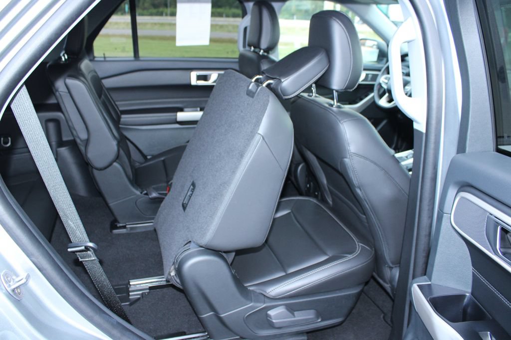 Certified 2024 Ford Explorer XLT w/ Equipment Group 202A AWD/4WD image 22