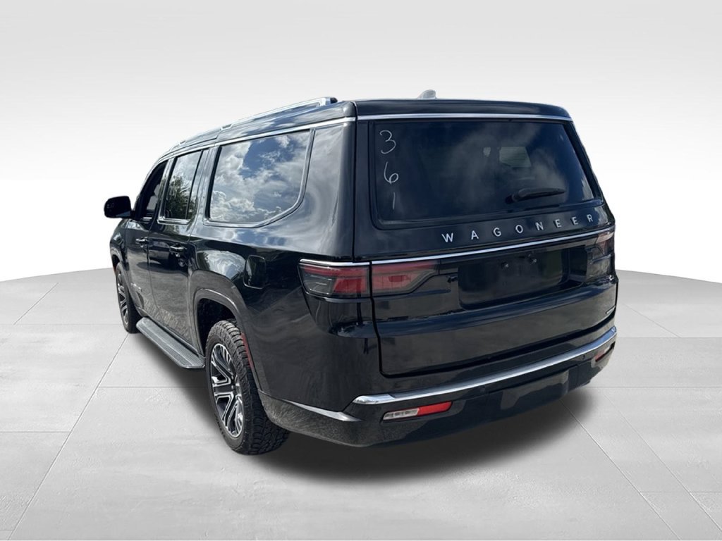 Used 2024 Jeep Wagoneer L Series II RWD image 13