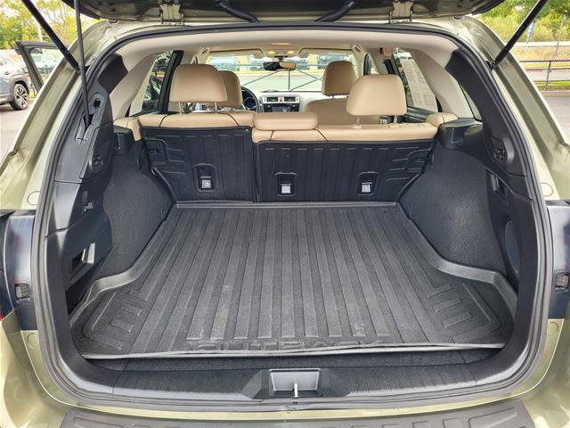 Used 2017 Subaru Outback 3.6R Limited AWD/4WD image 35