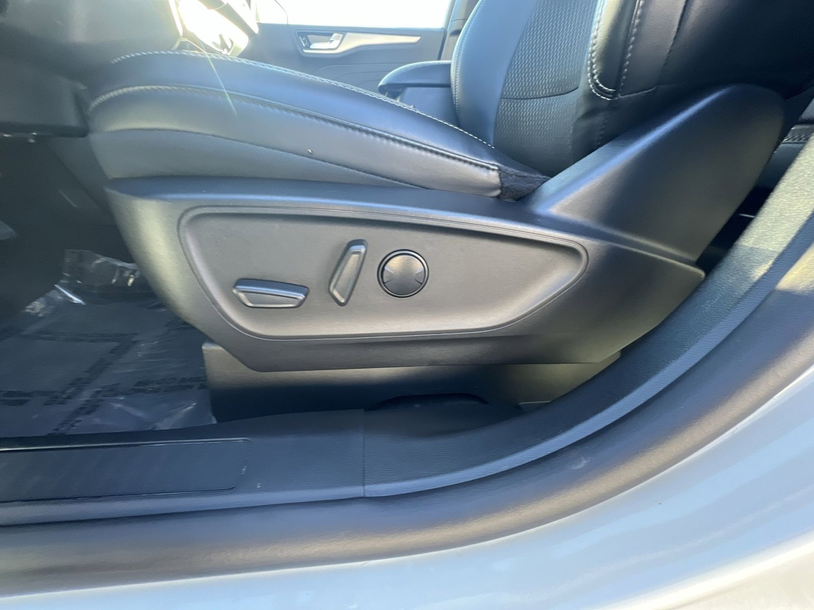 Certified 2025 Ford Escape SE image 14