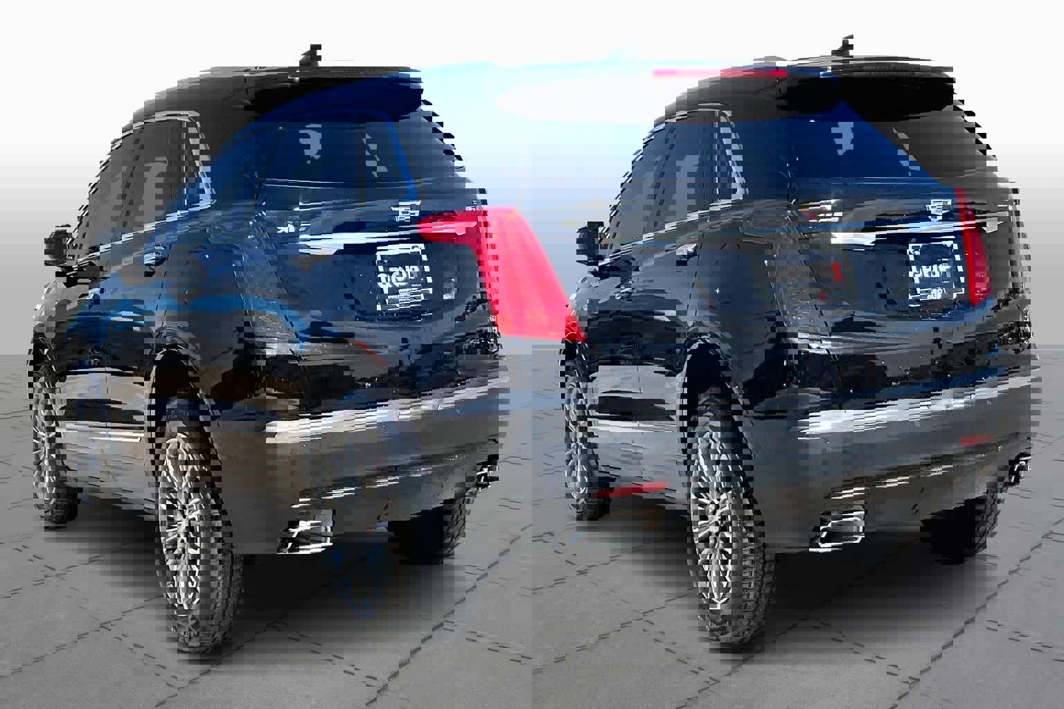 Used 2017 Cadillac XT5 Luxury w/ Driver Awareness Package image 11