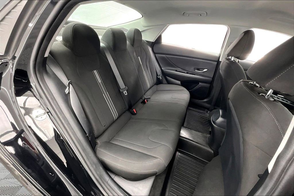 Used 2022 Hyundai Elantra SEL FWD image 27