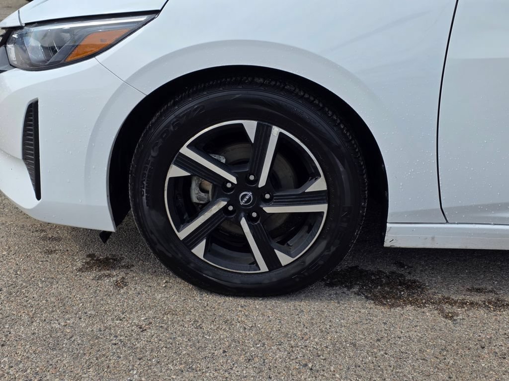 Used 2024 Nissan Sentra SV FWD image 15