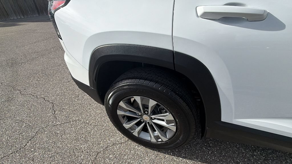 Used 2026 Chevrolet Equinox LT FWD image 11