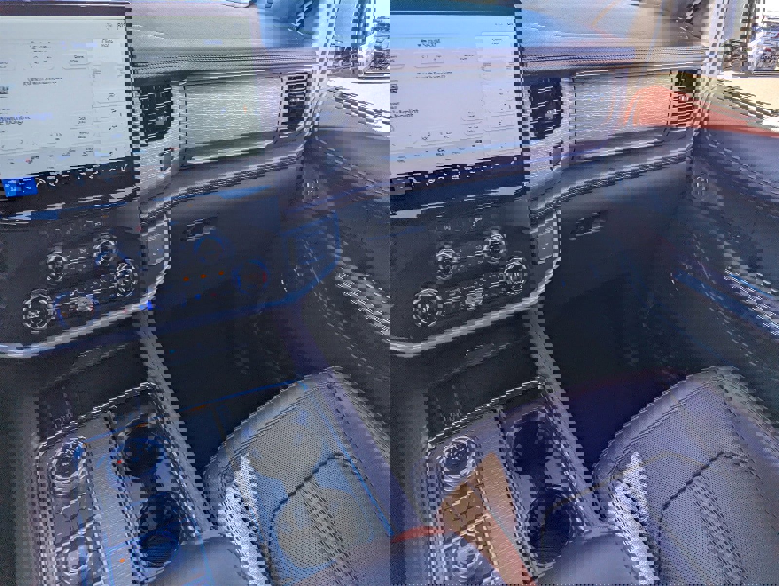 Certified 2024 Ford Expedition Limited image 19