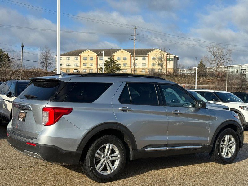 Certified 2020 Ford Explorer XLT w/ Equipment Group 202A image 3