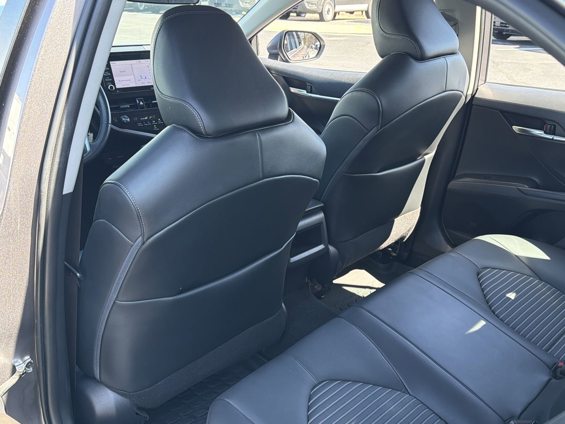 Used 2022 Toyota Camry SE image 19