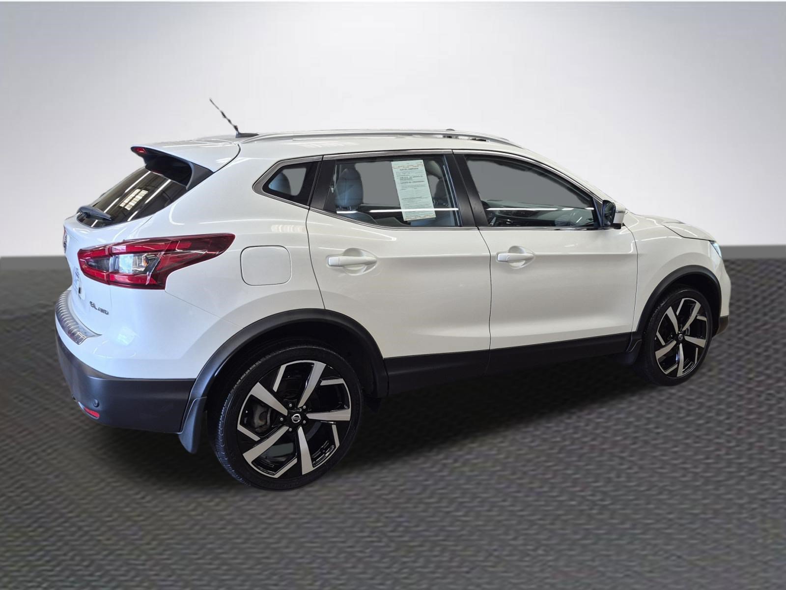 Used 2022 Nissan Rogue Sport SL w/ Premium Package AWD/4WD image 4
