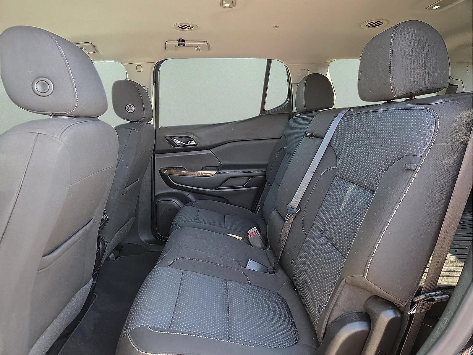 Used 2021 GMC Acadia SLE w/ Driver Convenience Package FWD image 10