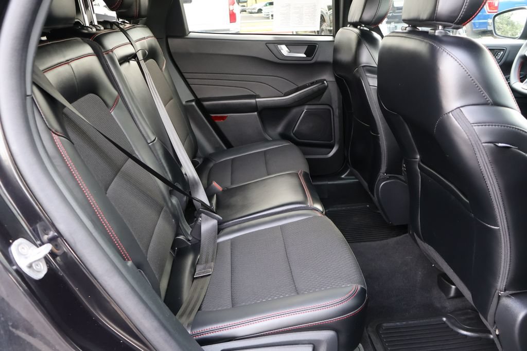 Certified 2025 Ford Escape ST-Line AWD/4WD image 23