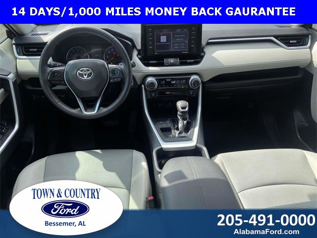 Used 2021 Toyota RAV4 XLE Premium image 10