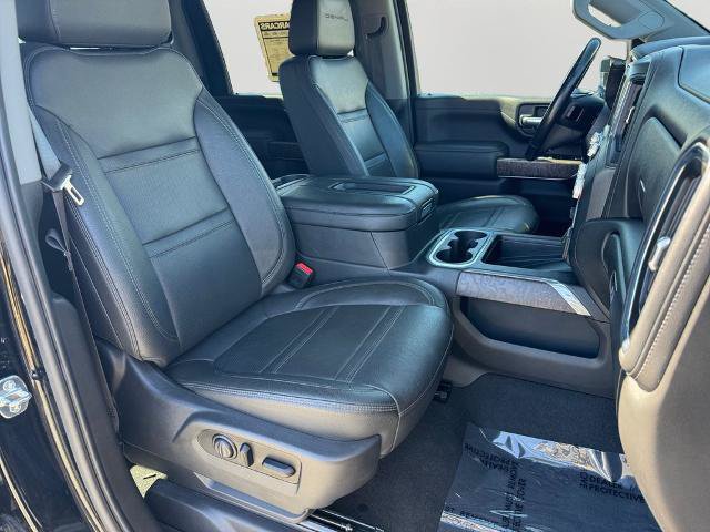 Used 2021 GMC Sierra 3500 Denali w/ Denali Ultimate Package AWD/4WD image 7