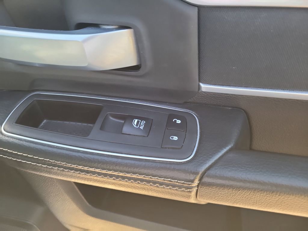 Used 2024 RAM 3500 Big Horn image 24