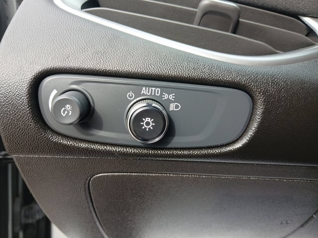 Used 2025 Chevrolet Malibu LS FWD image 18