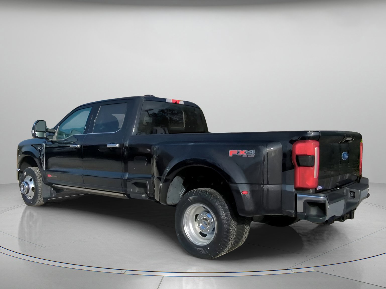 Certified 2024 Ford F350 Lariat w/ Lariat Ultimate Package image 12