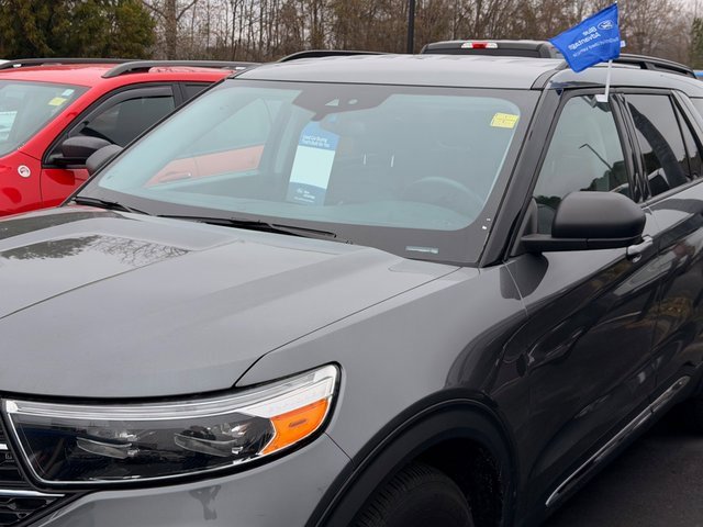 Certified 2024 Ford Explorer XLT w/ Equipment Group 202A image 2