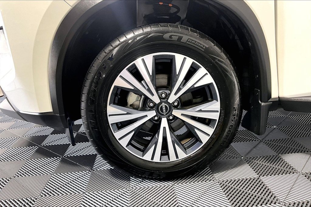 Used 2023 Nissan Rogue SV AWD/4WD image 8