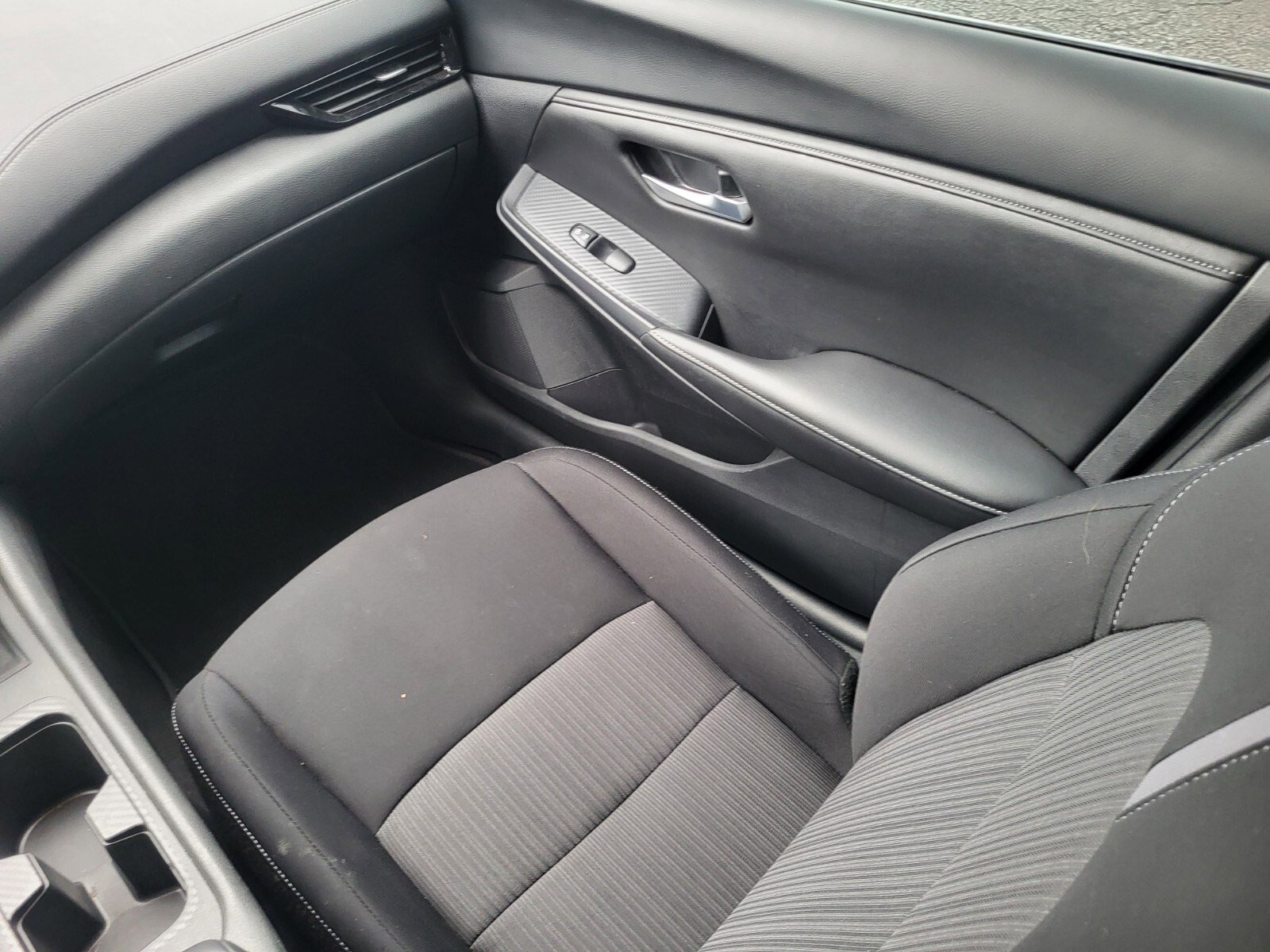 Used 2024 Nissan Sentra SV w/ All-Weather Package FWD image 16