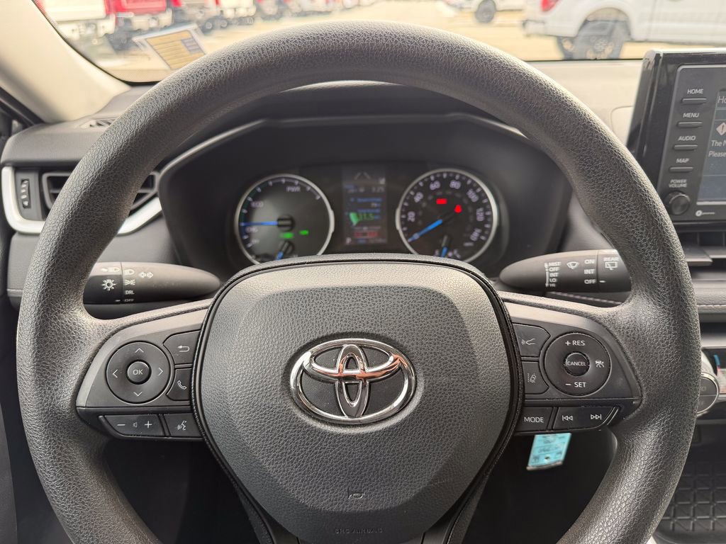 Used 2021 Toyota RAV4 LE image 24