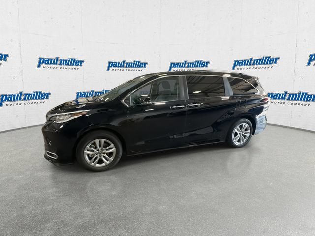 Used 2024 Toyota Sienna Limited AWD/4WD image 6
