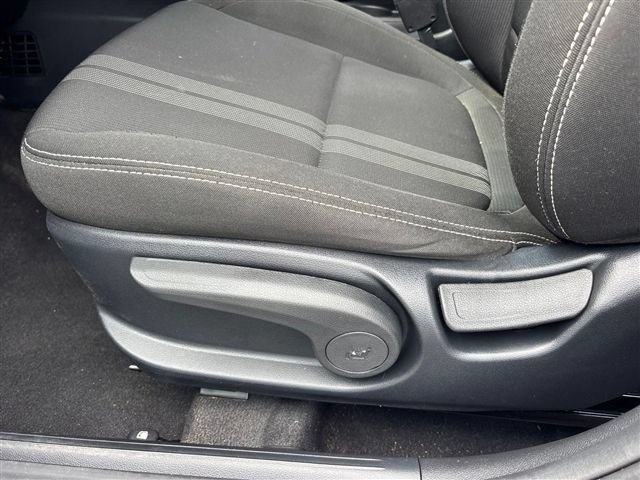 Used 2023 Hyundai Venue SEL FWD image 17