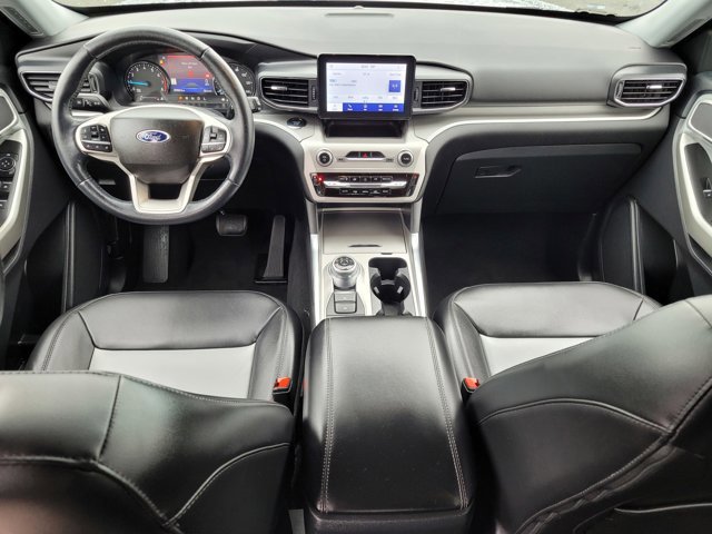 Certified 2022 Ford Explorer XLT w/ Equipment Group 202A image 14