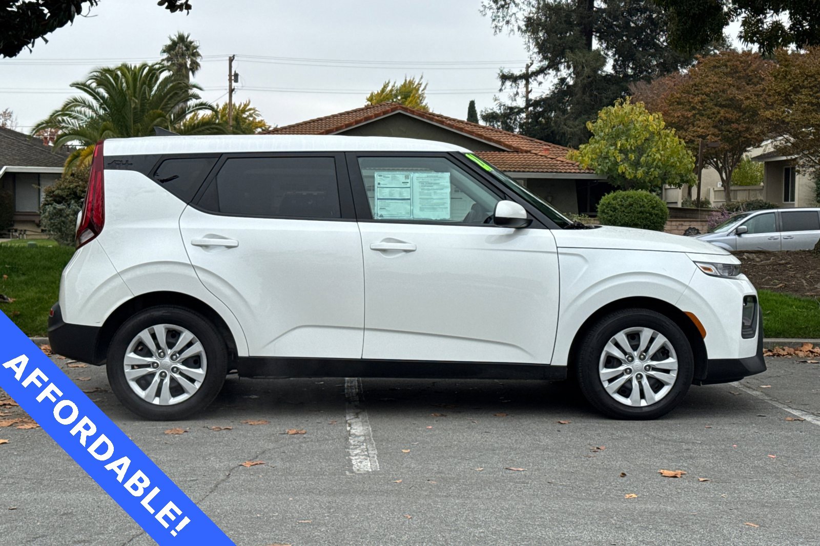 Used 2021 Kia Soul LX image 3