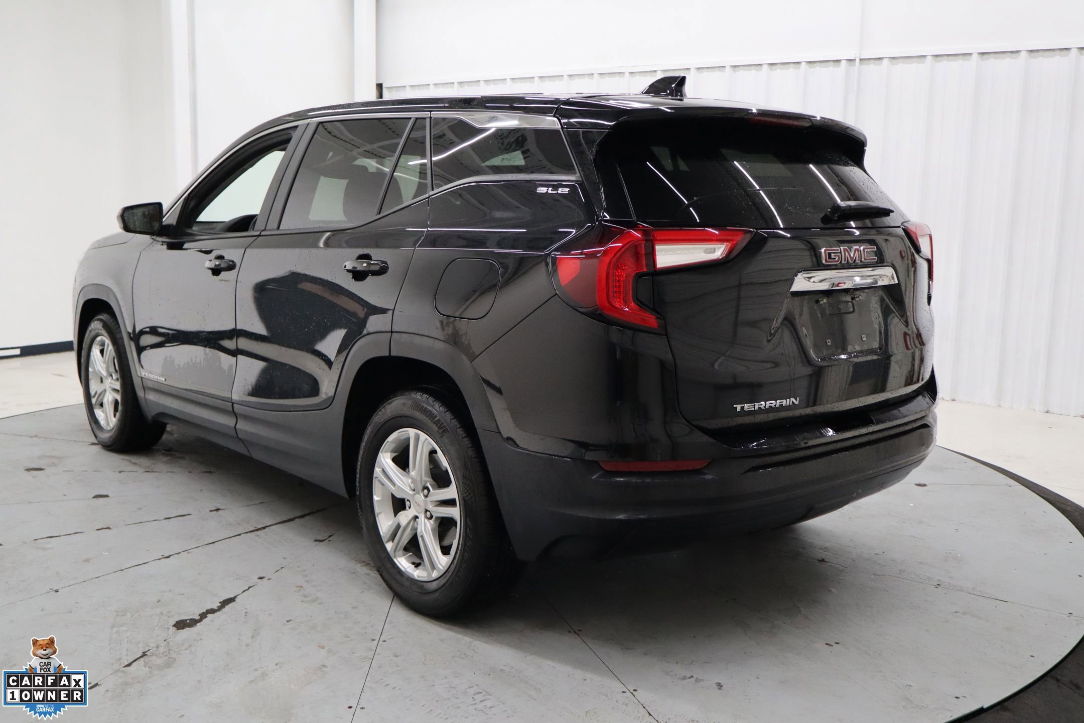 Used 2024 GMC Terrain SLE image 5