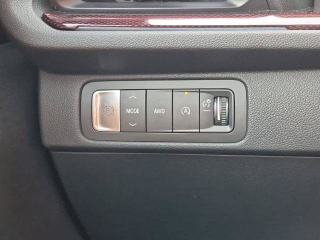 Used 2024 Chevrolet Traverse Z71 w/ Enhanced Driving Package AWD/4WD image 19