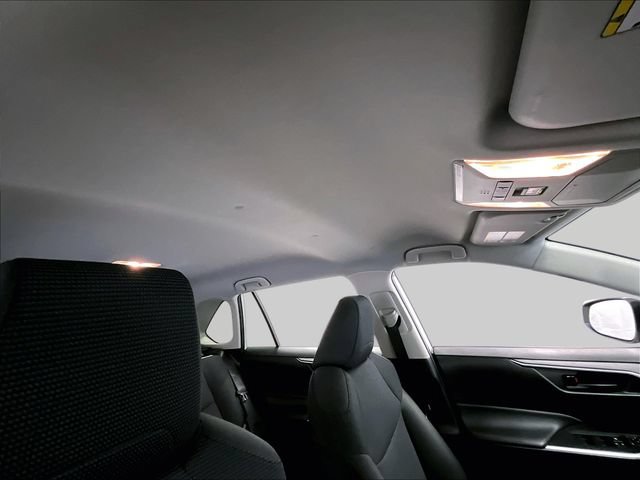 Used 2021 Toyota RAV4 LE AWD/4WD image 21