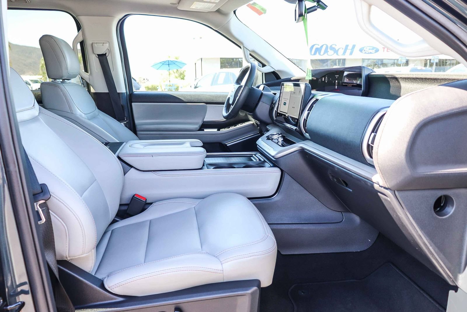 Certified 2025 Ford Expedition Active AWD/4WD image 16