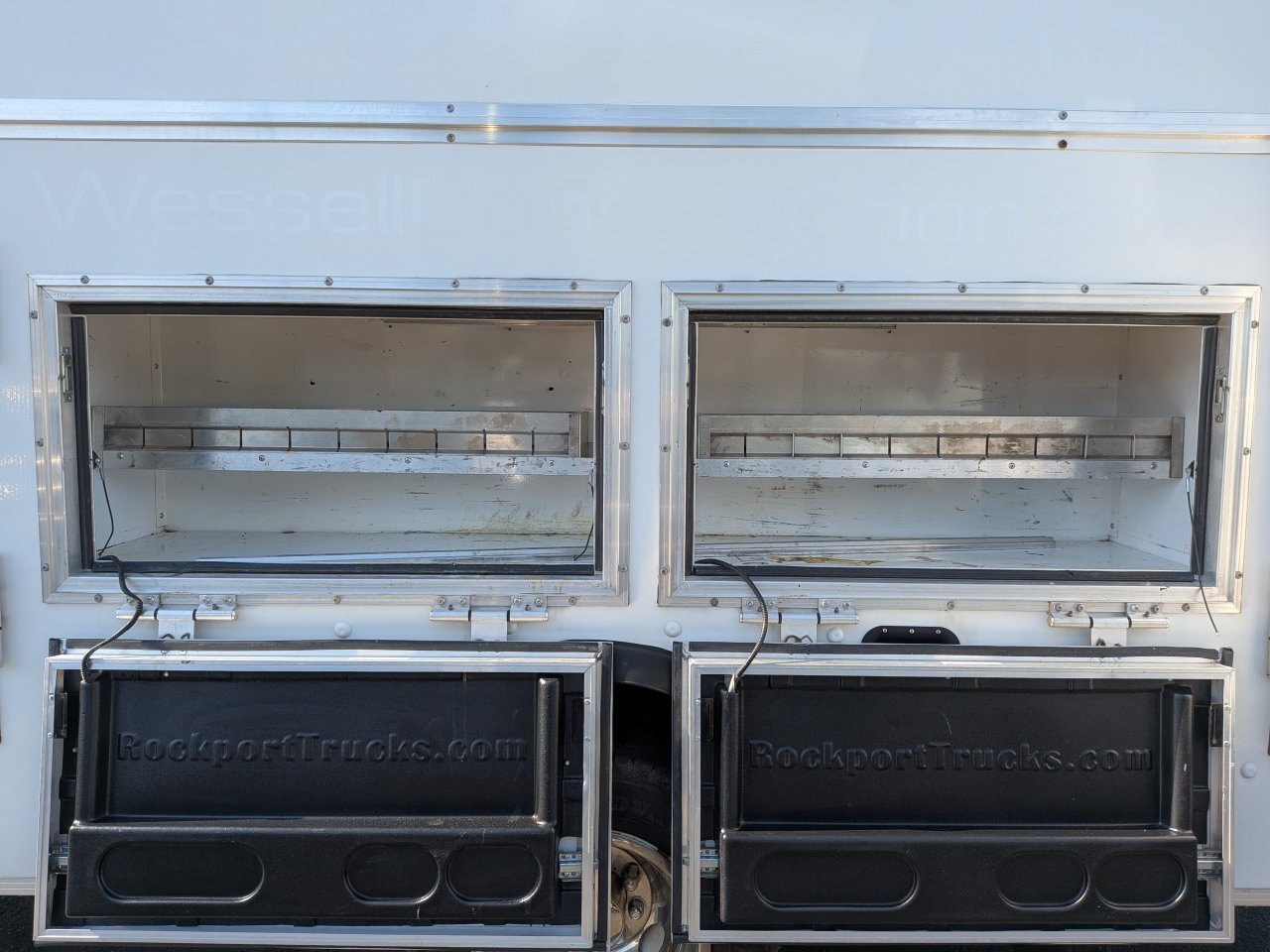 Certified 2022 Ford E-450 and Econoline 450 Super Duty w/ Power Windows & Locks Group RWD image 15