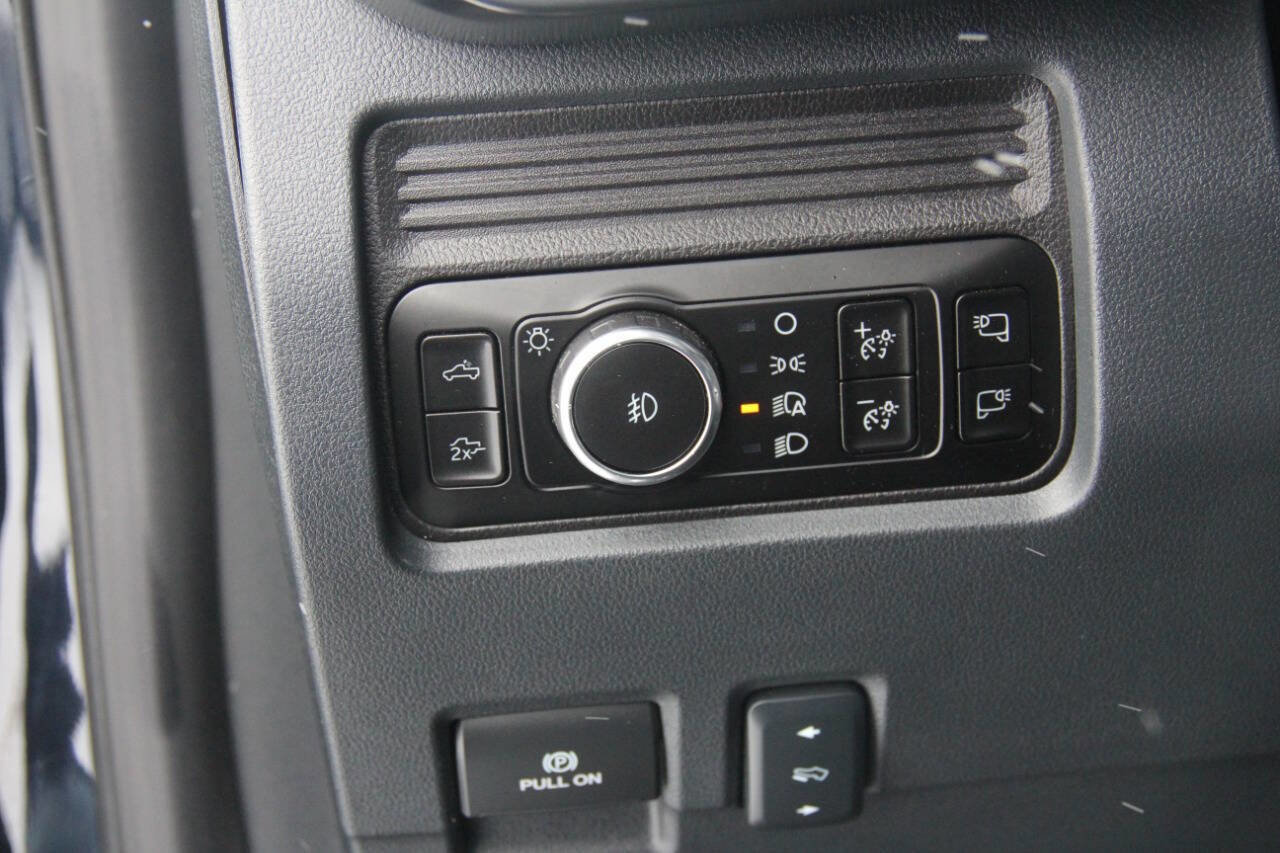 Certified 2025 Ford F350 Lariat w/ Lariat Ultimate Package image 34