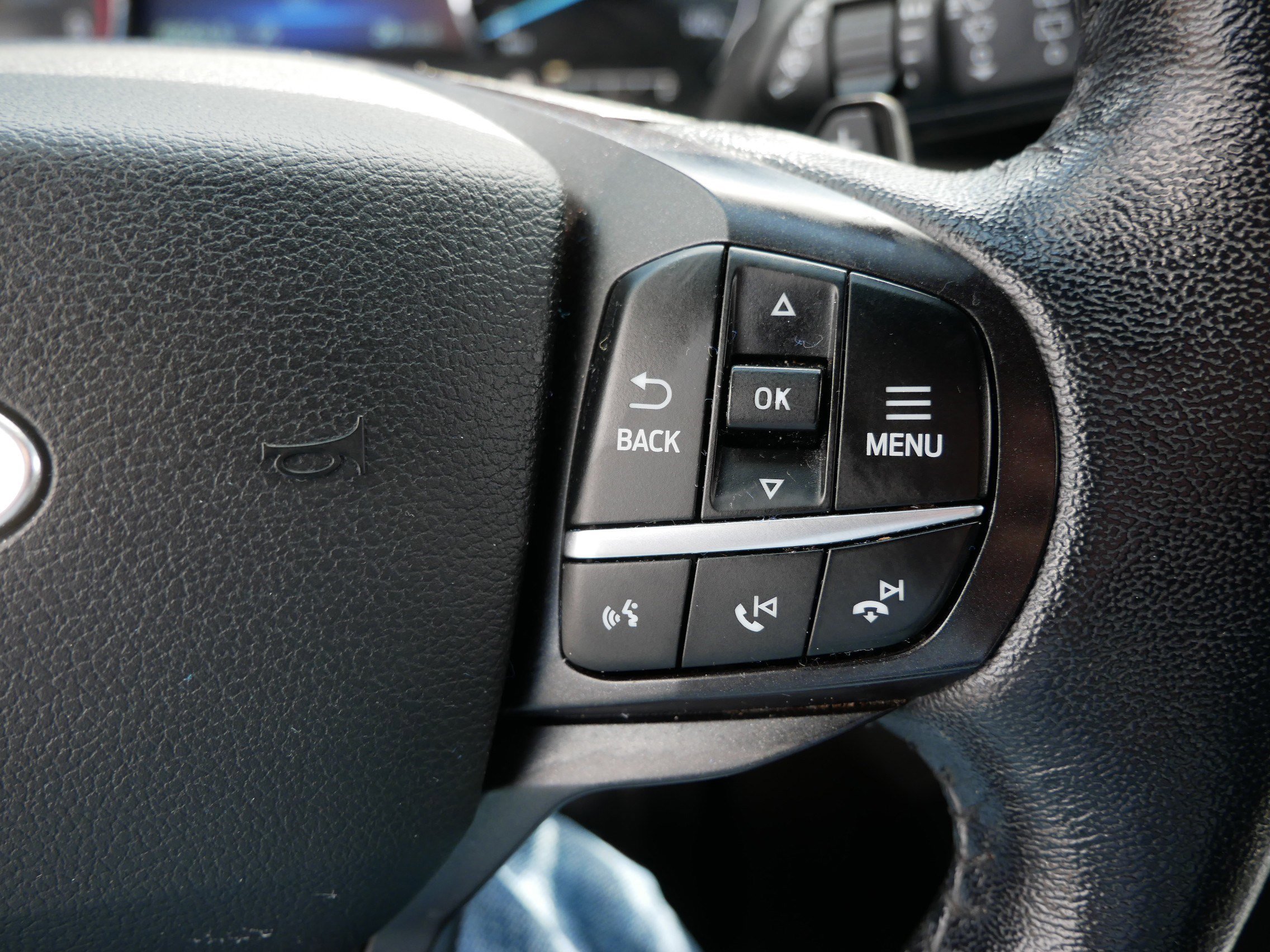 Certified 2020 Ford Explorer XLT w/ Equipment Group 202A AWD/4WD image 29