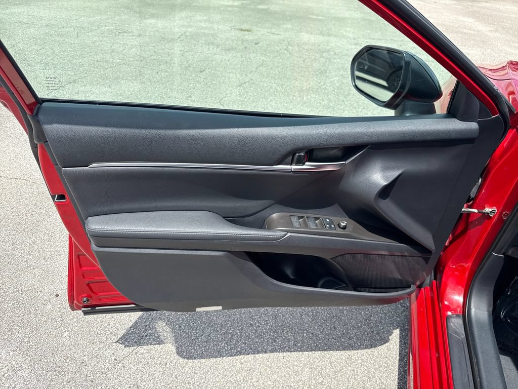 Used 2021 Toyota Camry XSE FWD image 14