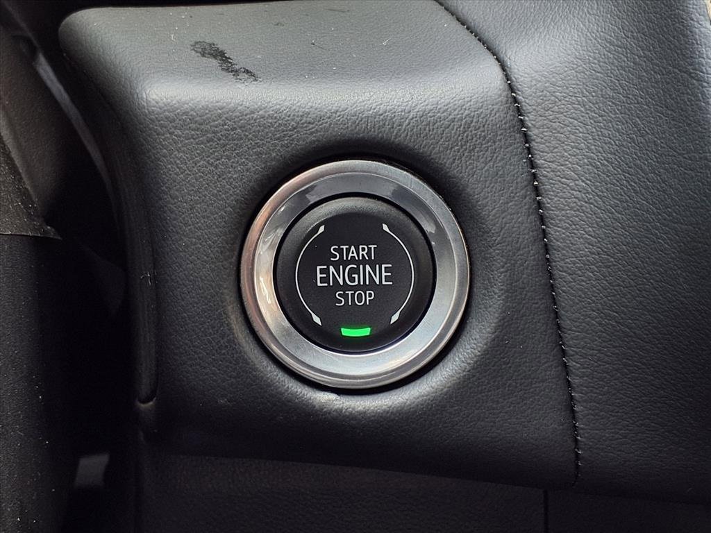 Used 2024 Chevrolet Suburban Premier image 26